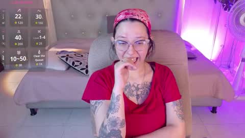 Snapshot of chloerossee chatting on 09/24/25, 01:31 Chloe rosse online show from 09/24/25, 01:31