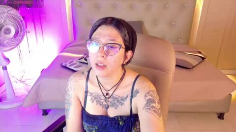 Snapshot of chloerossee chatting on 10/08/25, 01:25 Chloe rosse online show from 10/08/25, 01:25