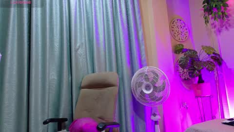 Snapshot of chloerossee chatting on 10/13/25, 01:05 Chloe rosse online show from 10/13/25, 01:05
