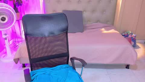 Snapshot of chloerossee chatting on 04/23/26, 01:40 Chloe rosse online show from 04/23/26, 01:40