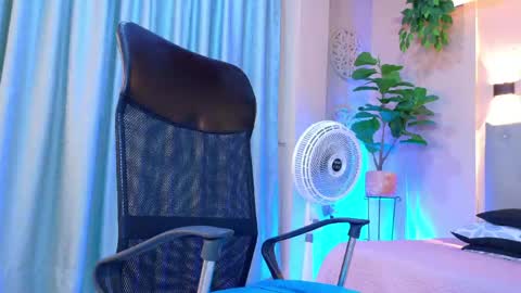 Snapshot of chloerossee chatting on 05/01/26, 01:21 Chloe rosse online show from 05/01/26, 01:21