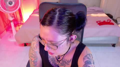 Snapshot of chloerossee chatting on 05/15/26, 10:50 Chloe rosse online show from 05/15/26, 10:50