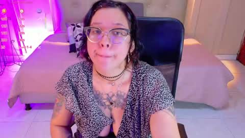Snapshot of chloerossee chatting on 05/26/26, 01:12 Chloe rosse online show from 05/26/26, 01:12