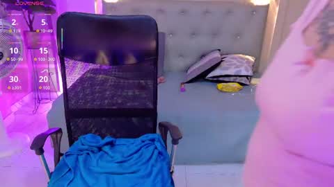 Snapshot of chloerossee chatting on 06/11/26, 01:38 Chloe rosse online show from 06/11/26, 01:38