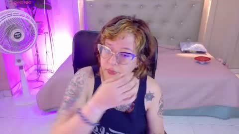 Snapshot of chloerossee chatting on 06/15/26, 01:13 Chloe rosse online show from 06/15/26, 01:13