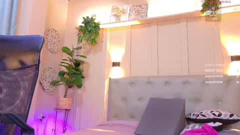 Snapshot of chloerossee chatting on 06/25/26, 01:16 Chloe rosse online show from 06/25/26, 01:16