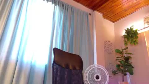 Snapshot of chloerossee chatting on 06/27/26, 07:19 Chloe rosse online show from 06/27/26, 07:19