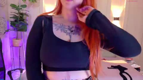 Snapshot of chloerossee chatting on 07/08/26, 02:10 Chloe rosse online show from 07/08/26, 02:10