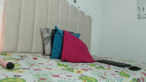 Snapshot of chloetastty4u chatting on 03/28/26, 03:28 Chloe online show from 03/28/26, 03:28