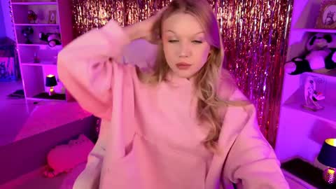 ChloeWight online show from 03/26/26, 11:27