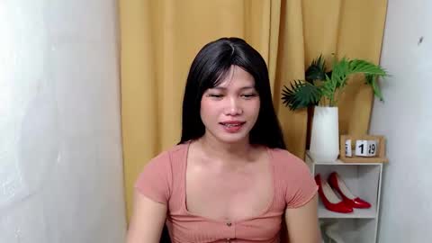 Snapshot of chloiedelight14 chatting on 05/19/26, 02:18 chloiedelight14 online show from 05/19/26, 02:18