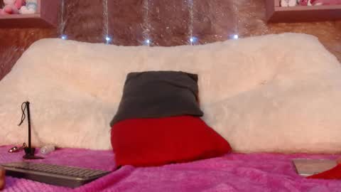 chlooe_zoe online show from 03/06/25, 10:36