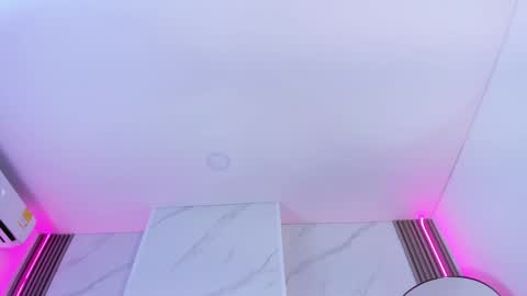 Snapshot of chlooee_ chatting on 01/07/25, 01:17 Chlooe online show from 01/07/25, 01:17