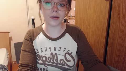 Snapshot of chmiri chatting on 12/21/24, 07:27 chmiri online show from 12/21/24, 07:27