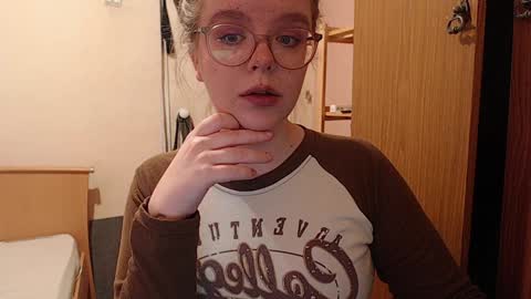 Snapshot of chmiri chatting on 01/19/25, 04:33 chmiri online show from 01/19/25, 04:33