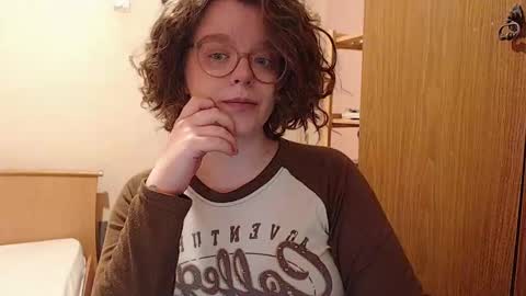 Snapshot of chmiri chatting on 02/09/25, 09:26 chmiri online show from 02/09/25, 09:26