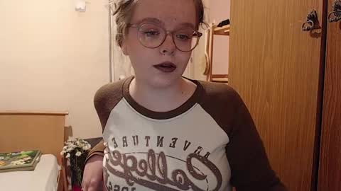 Snapshot of chmiri chatting on 03/10/25, 12:15 chmiri online show from 03/10/25, 12:15