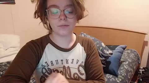 Snapshot of chmiri chatting on 11/12/25, 12:16 chmiri online show from 11/12/25, 12:16