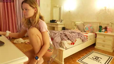 Masha online show from 10/12/25, 07:02