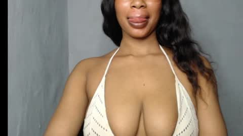 Snapshot of choco_chocoxx chatting on 04/02/26, 07:22 ESTHER online show from 04/02/26, 07:22