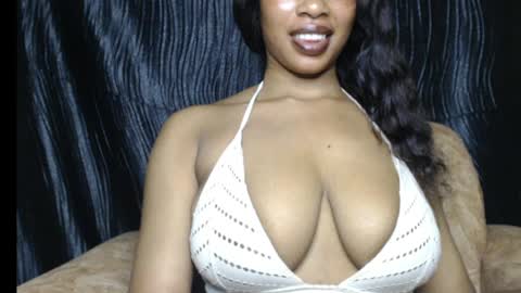 Snapshot of choco_chocoxx chatting on 04/08/26, 11:48 ESTHER online show from 04/08/26, 11:48
