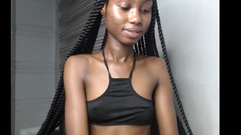 choco_petitqueen online show from 11/10/25, 04:00