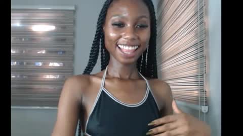 choco_petitqueen online show from 11/23/25, 07:41