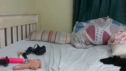 Snapshot of chocolate_candiee chatting on 11/15/25, 11:32 chocolate_candiee online show from 11/15/25, 11:32