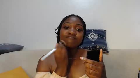 Snapshot of chocolate_desiree chatting on 05/18/26, 09:26 Lofti online show from 05/18/26, 09:26