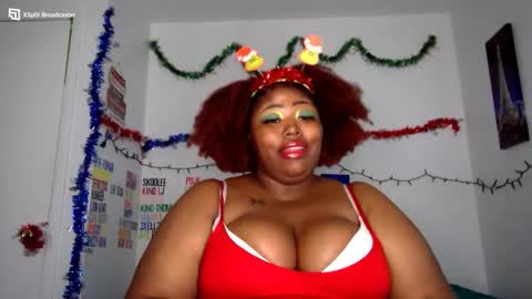 Snapshot of chocolatebunnyxx69 chatting on 12/11/24, 12:44 Melina online show from 12/11/24, 12:44