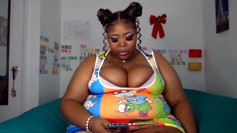 Snapshot of chocolatebunnyxx69 chatting on 01/28/25, 01:18 Melina online show from 01/28/25, 01:18