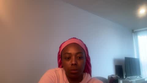 Snapshot of chocolatecakequeen chatting on 12/02/25, 12:54 ChocolateCakeQueen online show from 12/02/25, 12:54