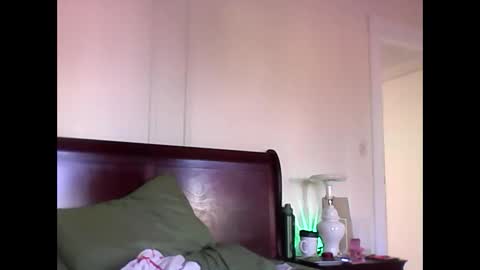 chocolatedrop_ online show from 10/22/25, 02:28