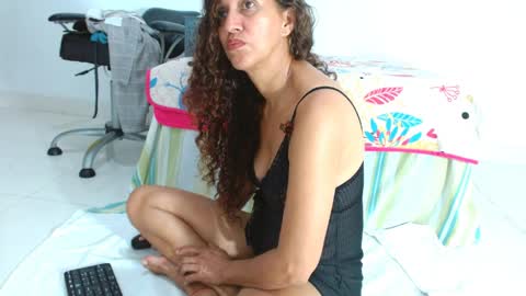 Snapshot of chocorramitavagina19 chatting on 04/09/26, 06:19 maria online show from 04/09/26, 06:19