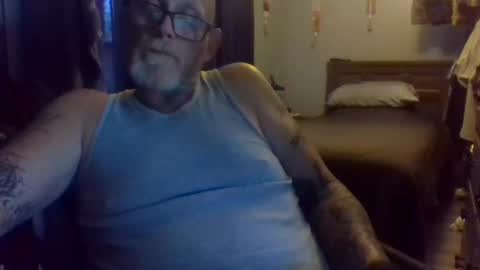 Snapshot of chompers176983 chatting on 10/04/25, 05:11 chompers online show from 10/04/25, 05:11