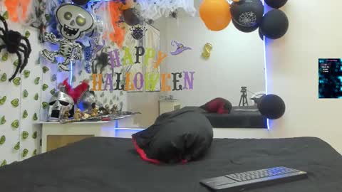 Chorey Thaylor online show from 10/10/25, 03:44