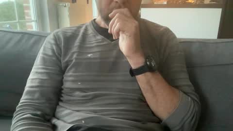 chris13abcd online show from 12/23/25, 08:01