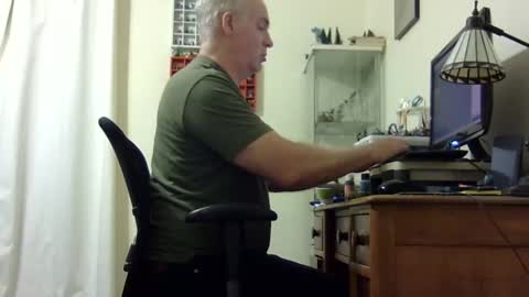 chris2002b online show from 01/08/25, 05:27