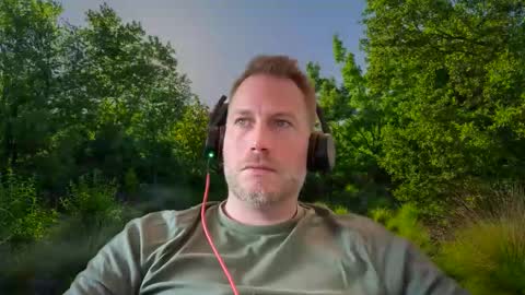 Snapshot of chris2024x chatting on 09/19/25, 11:55 Christian online show from 09/19/25, 11:55