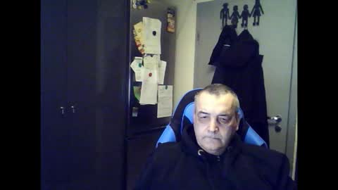 Snapshot of chris250268 chatting on 03/15/26, 03:45 Chris online show from 03/15/26, 03:45