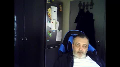 Snapshot of chris250268 chatting on 03/30/26, 06:58 Chris online show from 03/30/26, 06:58