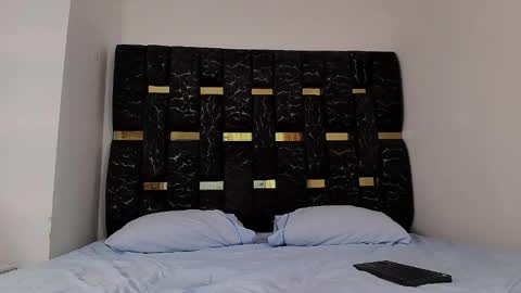 Snapshot of chris_blake__ chatting on 10/21/25, 06:52 Chris B online show from 10/21/25, 06:52