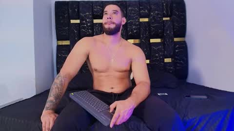 Snapshot of chris_blake__ chatting on 11/21/25, 06:50 Chris B online show from 11/21/25, 06:50