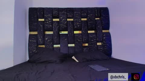 Snapshot of chris_blake__ chatting on 12/16/25, 06:24 Chris B online show from 12/16/25, 06:24