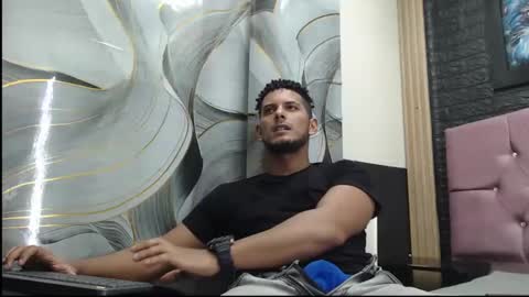 chris_dick2 online show from 11/05/25, 06:57