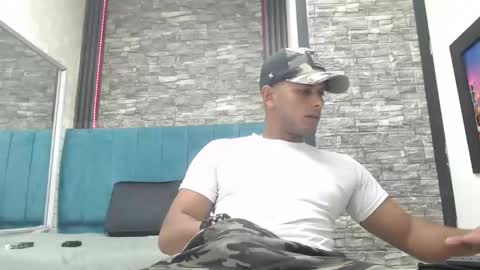 chris_dick2 online show from 11/28/25, 05:54