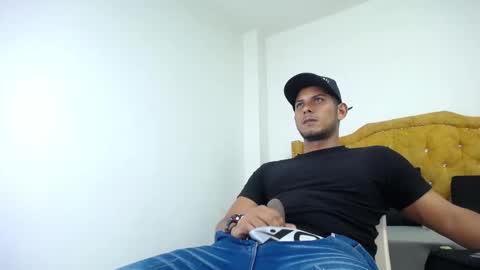 Snapshot of chris_dick2 chatting on 05/26/26, 05:03 chris_dick2 online show from 05/26/26, 05:03