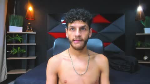 chris_grey2 online show from 06/13/26, 05:44