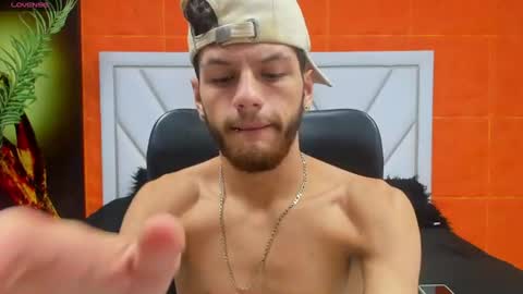chris_grey2 online show from 06/20/26, 11:57