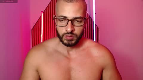 cris         Twitter magnum101010 insta magnumc20 online show from 03/12/26, 02:50